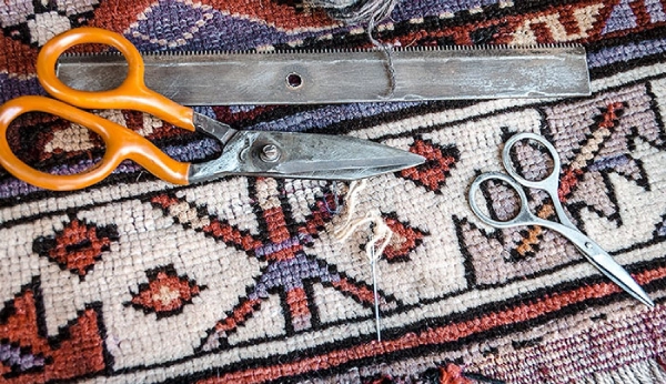 از بین بردن لکه زرد سوختگی فرش