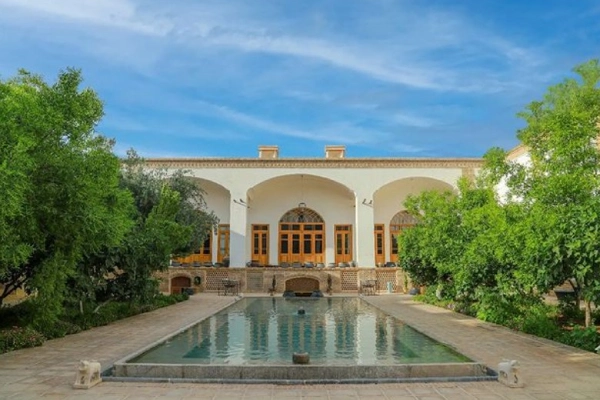 فضای باز رستوران سنتی 