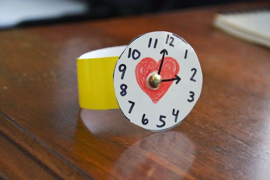 ساخت کاردستی ساعت مچی با کاغذ رنگی