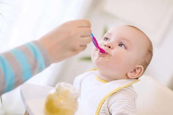 بی اشتهایی نوزاد به دلیل دندان درآوردن