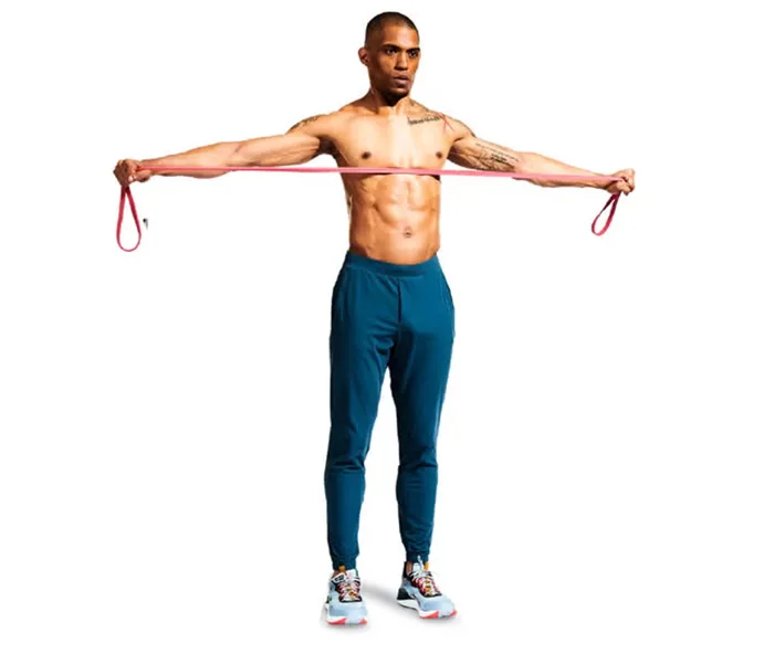 21 حرکت برای تقویت عضلات پشت و کمر 67 حرکت برای تقویت عضلات پشت و کمر,Band Pull-aparts