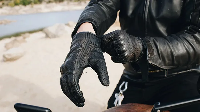 بهترین راهنمای خرید دستکش سوارکاری - نکات ضروری و قیمتها 7 مزایای استفاده از دستکشهای اسب سواری